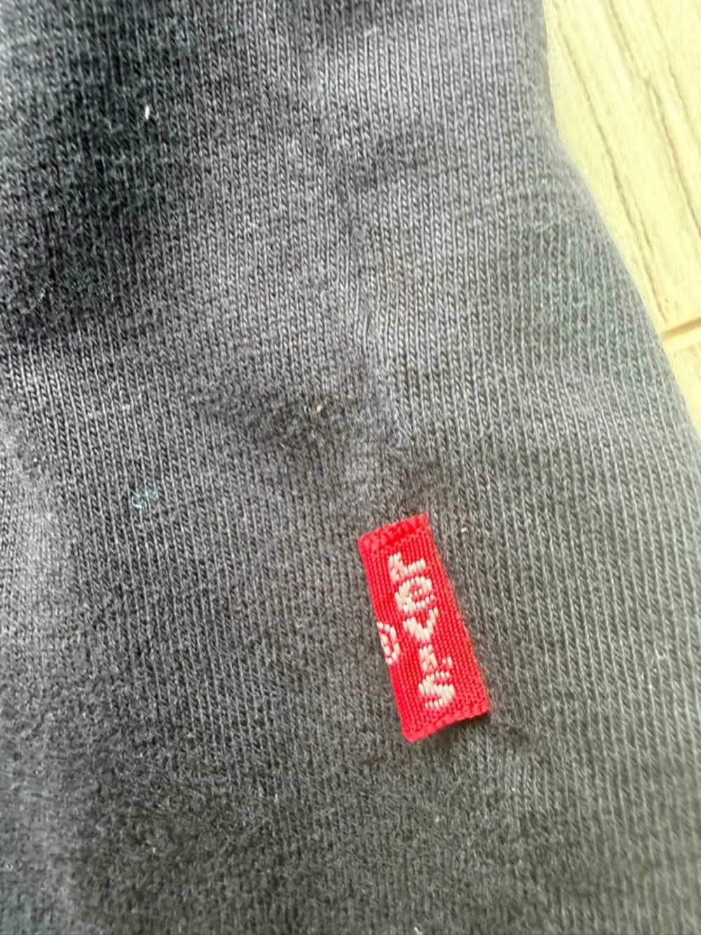 Levi’s The Perfect Tee Black Graphic Logo T-Shirt Women’s Small - Picture 4 of 7